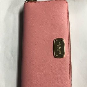 Michael Kors Pink Jetset Travel Continental Wallet